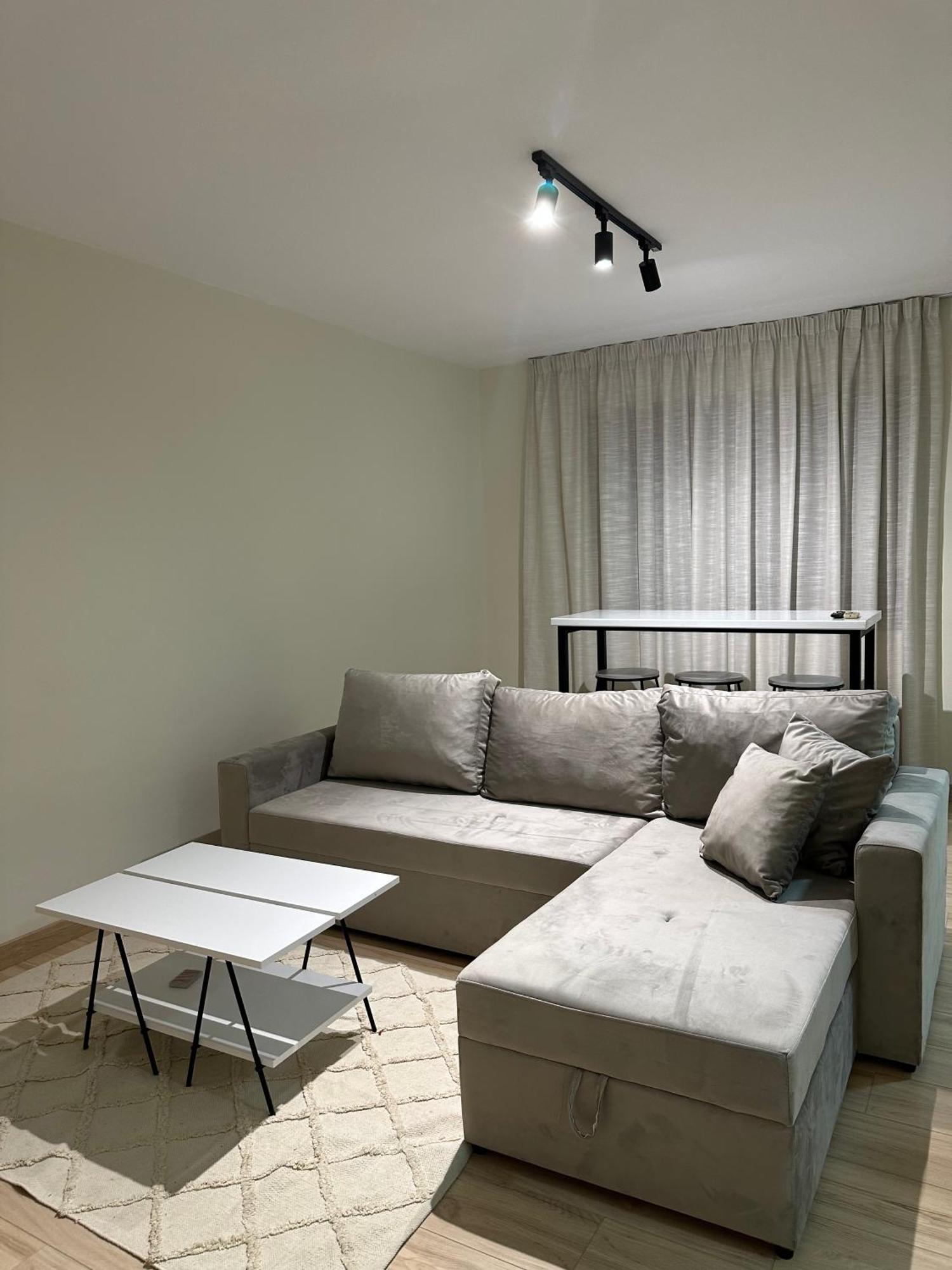 White Apartment, In The Center Of Tirana Exterior foto